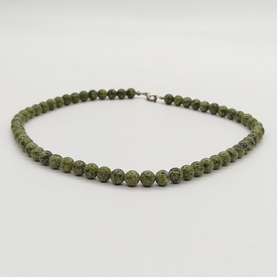 Бусы с бусинами круглой формы, металл, змеевик, Россия, 1990-2010 гг.