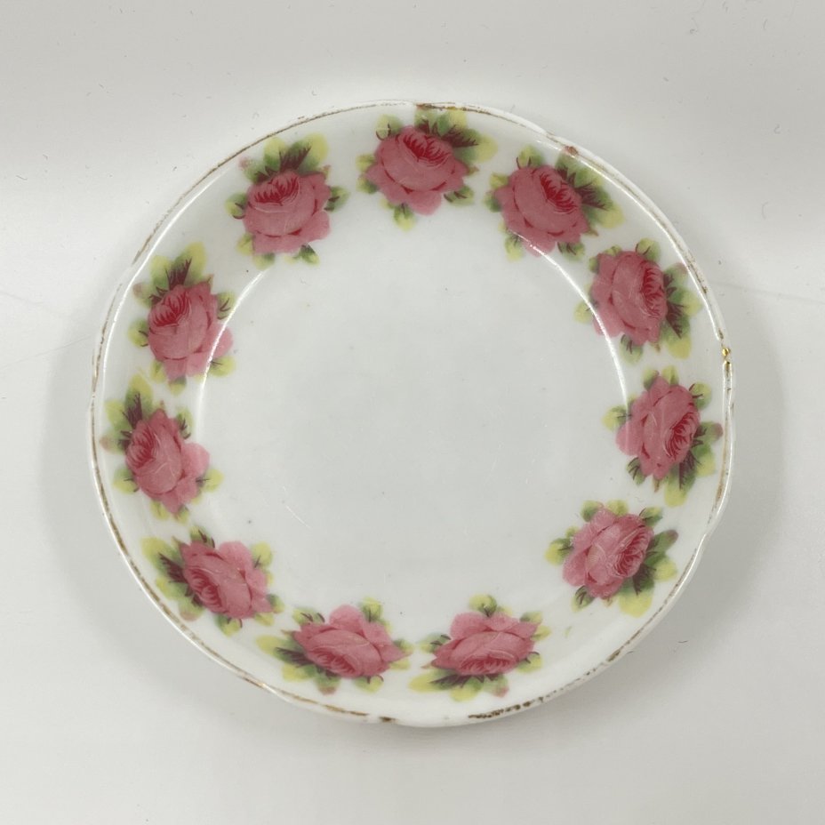 Розетка, украшенная цветочным декором (розы), фарфор, деколь, золочение, Фарфоровая фабрика Гарднера, Российская империя, 1900-1917 гг., Фарфоровая фабрика Гарднера