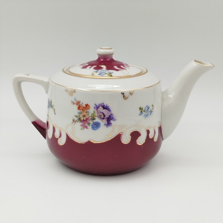 Чайник заварочный с цветочным декором, фарфор, деколь с дорисовкой, Дмитровский фарфоровый завод (ДФЗ Вербилки), СССР, 1917-1940 гг.