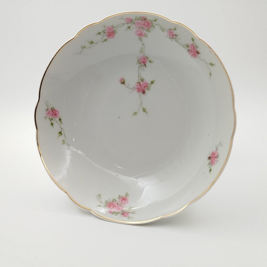 Фруктовница, украшенная изображением роз