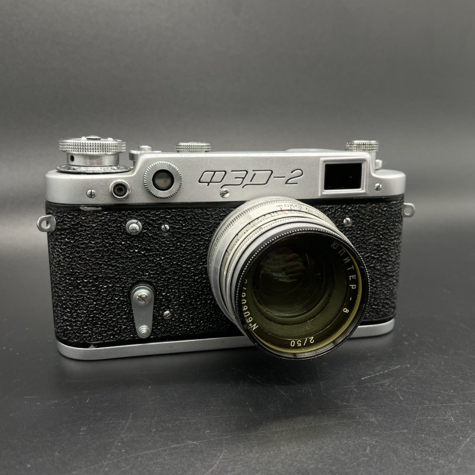 Фотоаппарат плёночный "ФЭД-2" с набором объективов "Индустар-26М" и "Юпитер-8" в оригинальном кофре, коробке и набором документов, Харьковский машиностроительный завод им. Дзержинского (ФЭД)