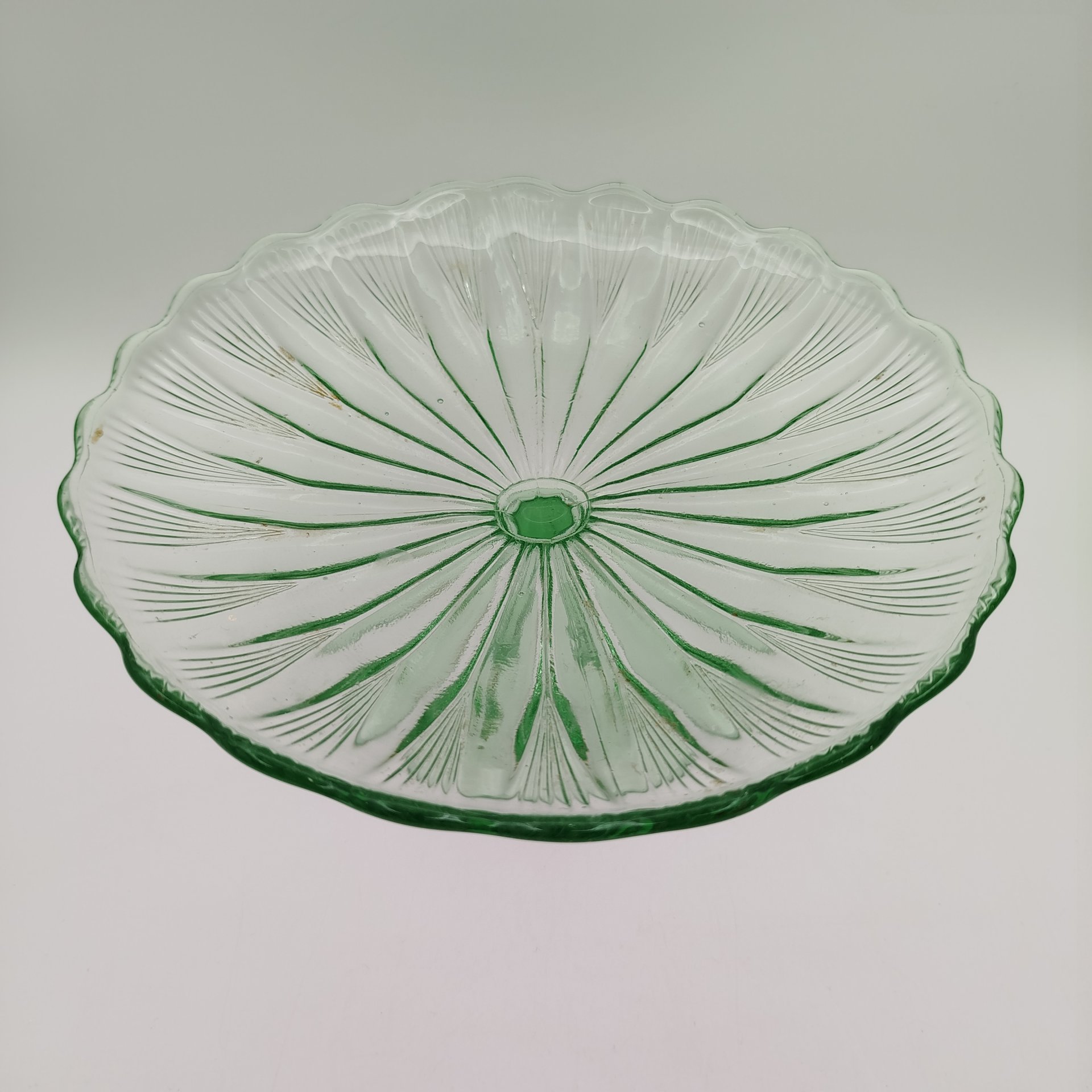Конфетница (фруктовница) зеленого оттенка, стекло, СССР, 1950-1980 гг.