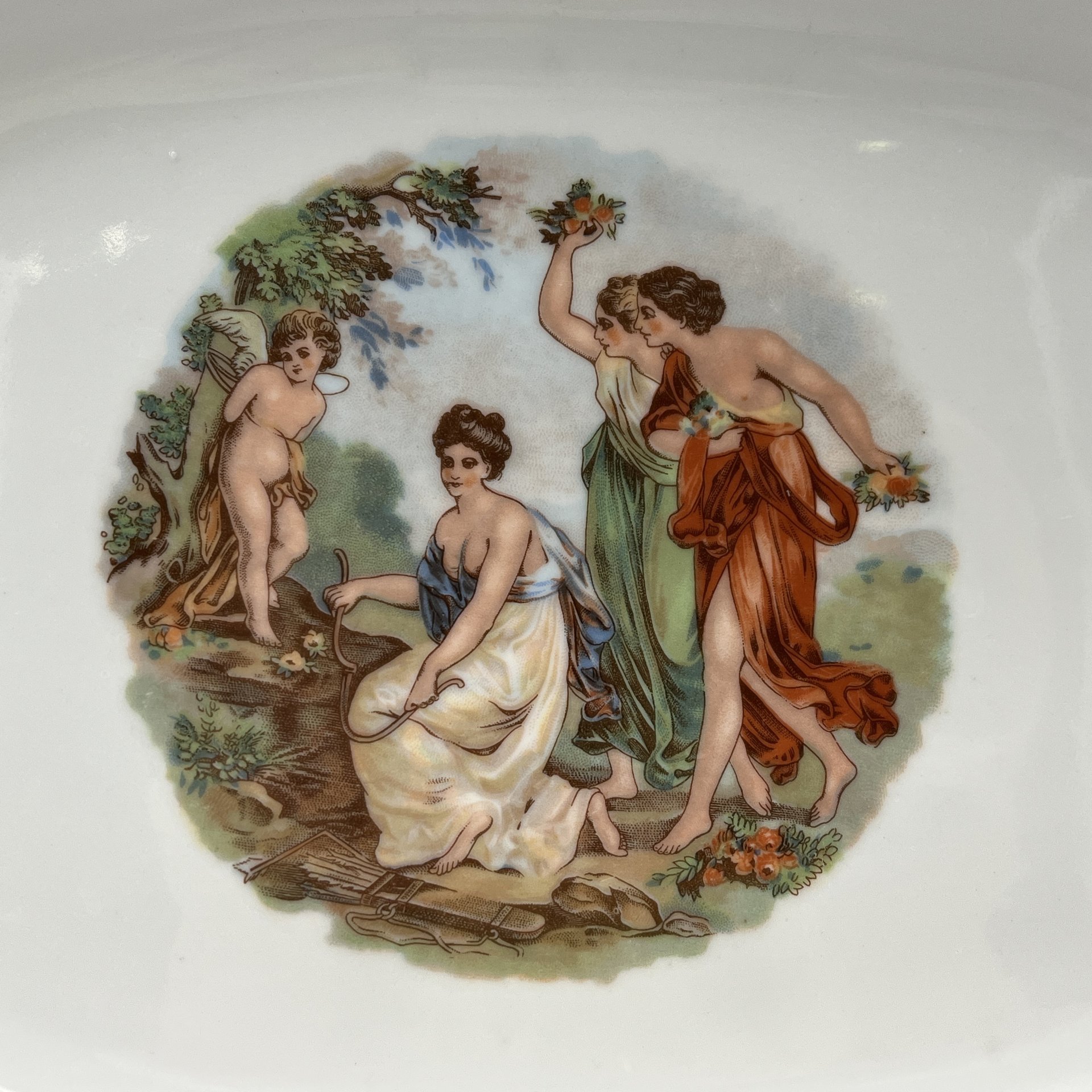 Блюдо "Мадонна", фарфор, деколь, люстр, золочение, Kahla, ГДР, 1960-1990 гг.