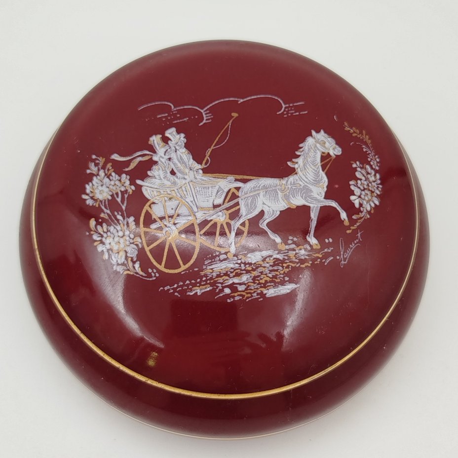 Шкатулка бордового цвета "Экипаж"