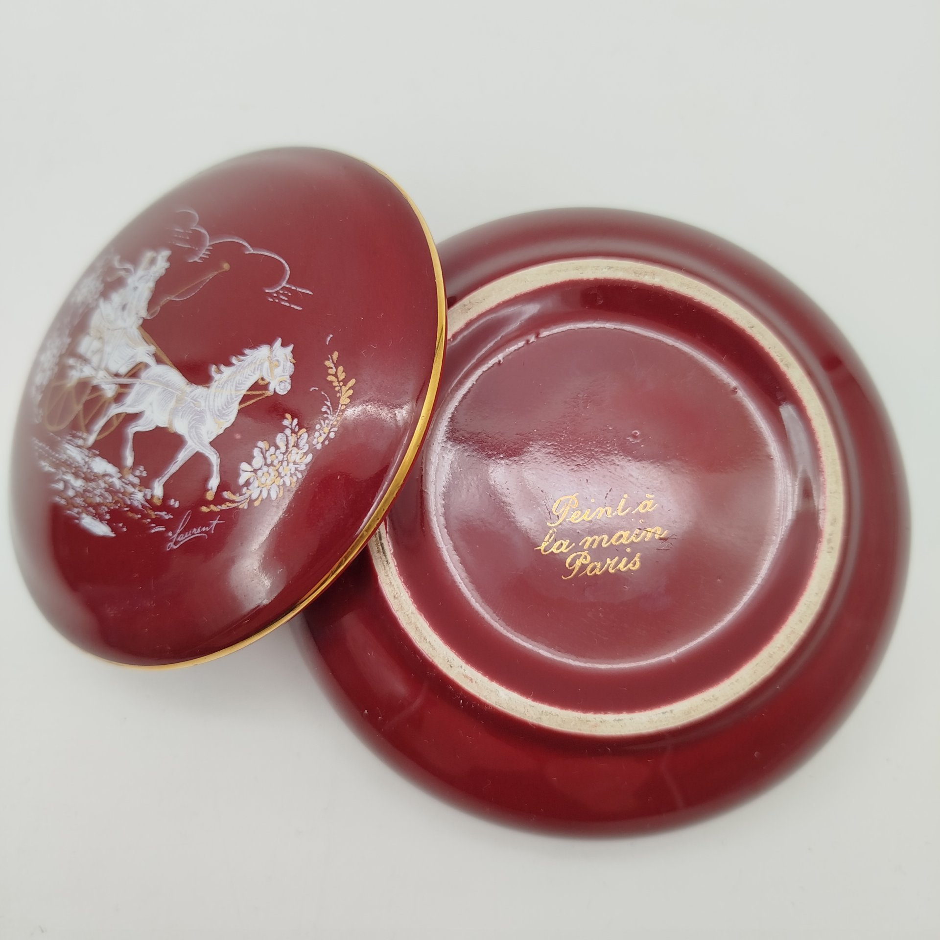 Шкатулка бордового цвета "Экипаж", фаянс, крытье, деколь, Франция, 1980-2000 гг.