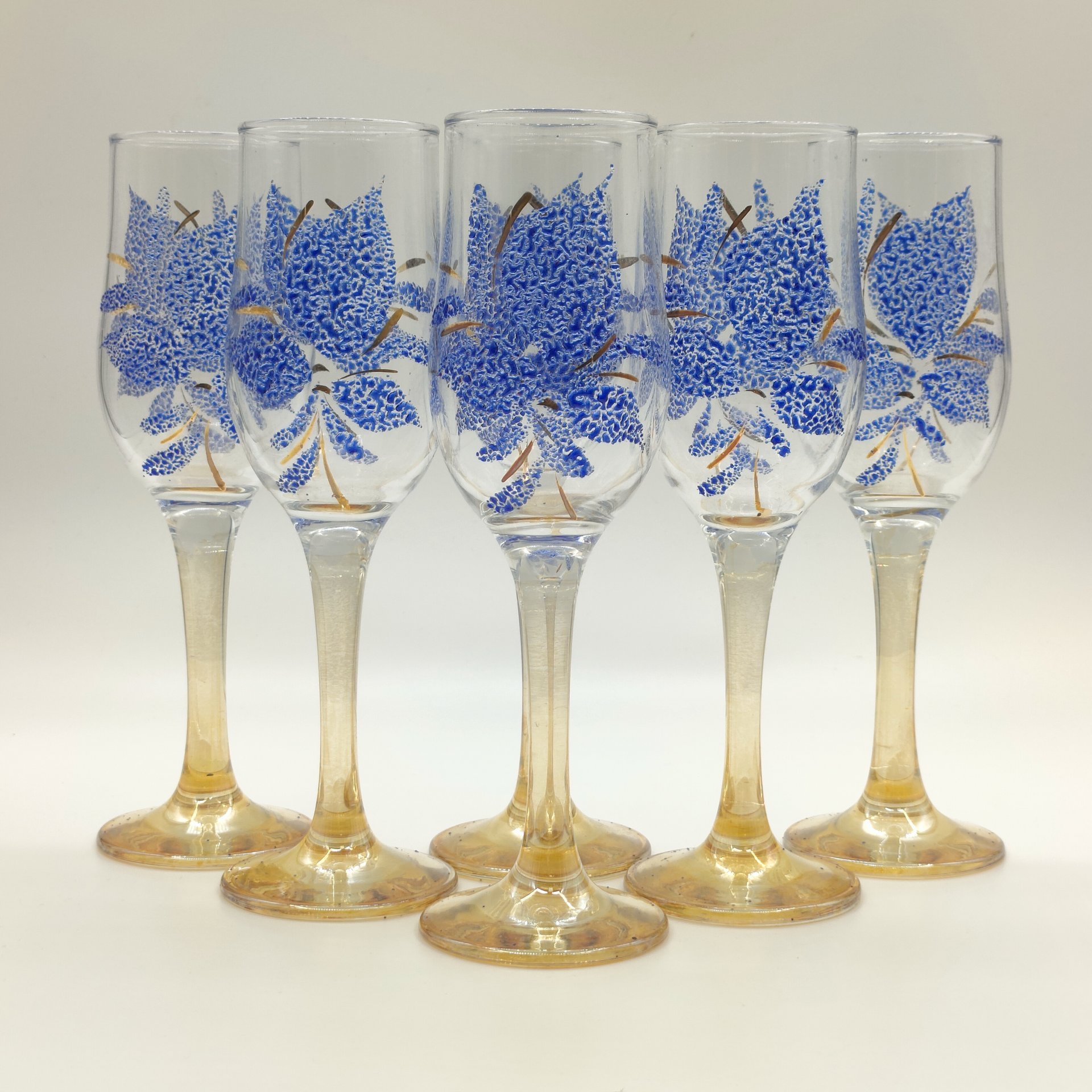 Набор из 6-ти свадебных бокалов с растительным декором, стекло, золочение, Российская Федерация, 2000-2020 гг.