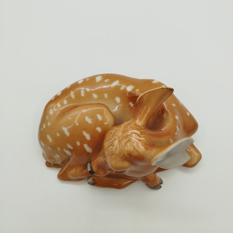 Статуэтка «Оленёнок», скульптор Б.Я. Воробьев, фарфор, роспись, Ленинградский фарфоровый завод (ЛФЗ), СССР, 1960-1970 гг.