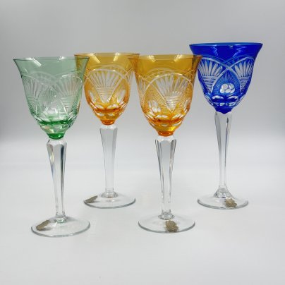 Набор разноцветных бокалов для вина с резным декором на три персоны, VEB Kunst Glas Wasungen