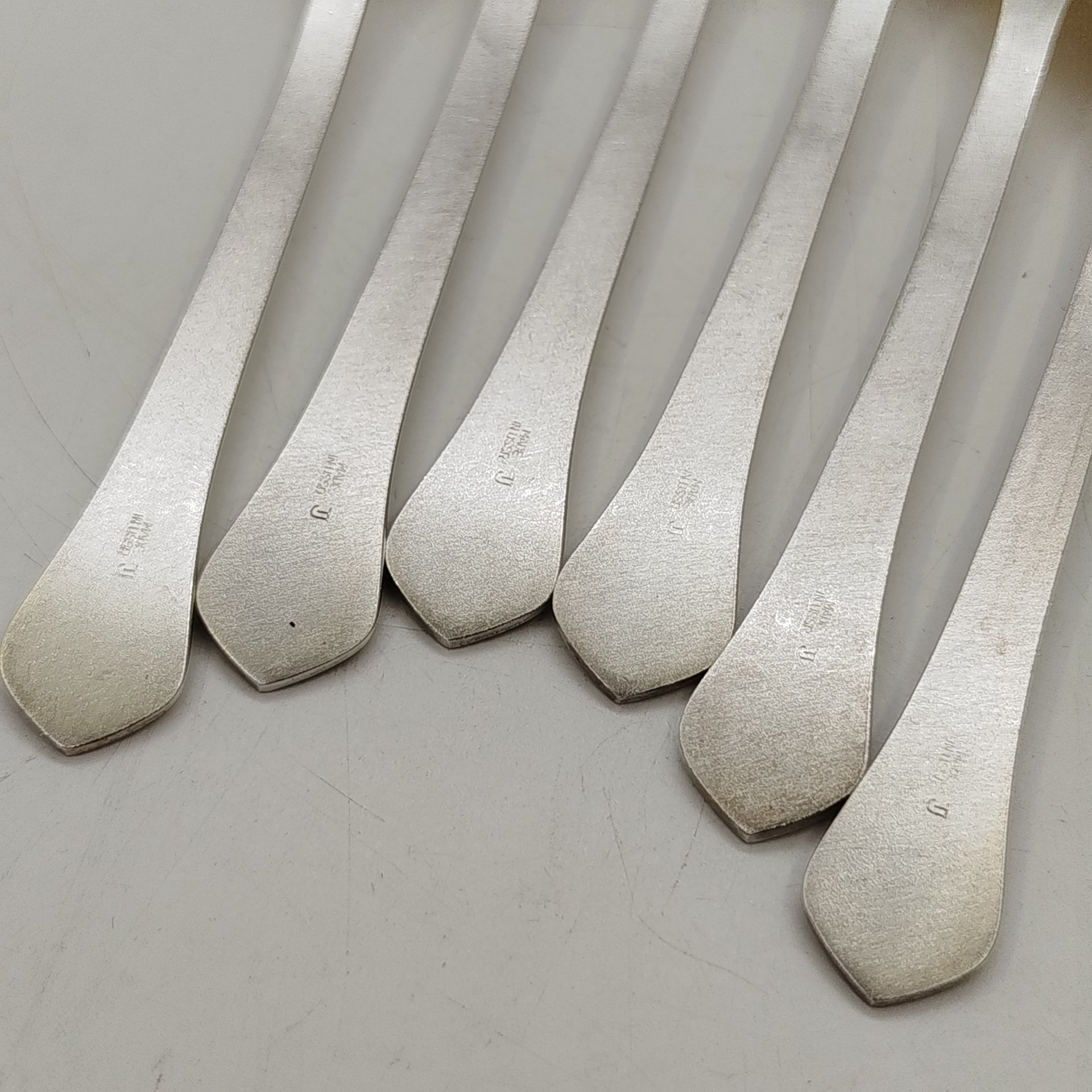 Набор десертных вилок с двумя зубцами  на 6 персон, мНЦ (медь-никель-цинк), золочение, Таллинский ювелирный завод, СССР, 1970-1990 гг.