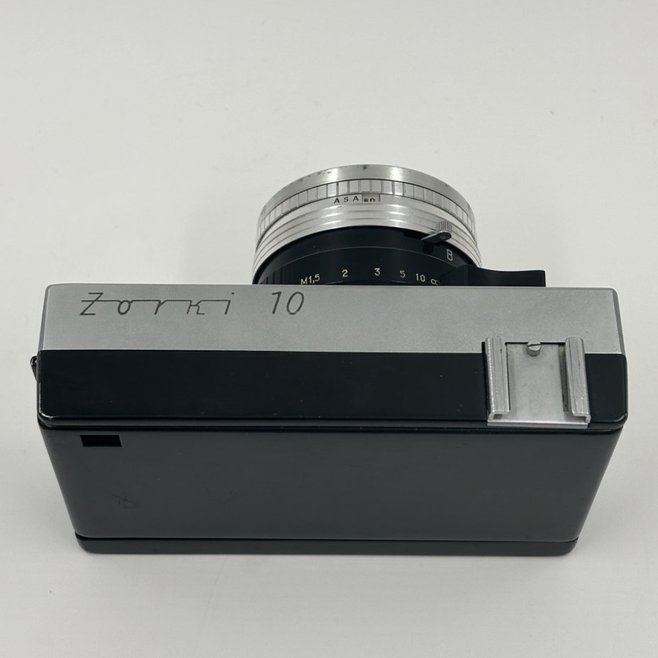 Фотоаппарат плёночный "Зоркий-10" с объективом "Индустар-63" в родном кофре (нерабочий), Красногорский механический завод (КМЗ)