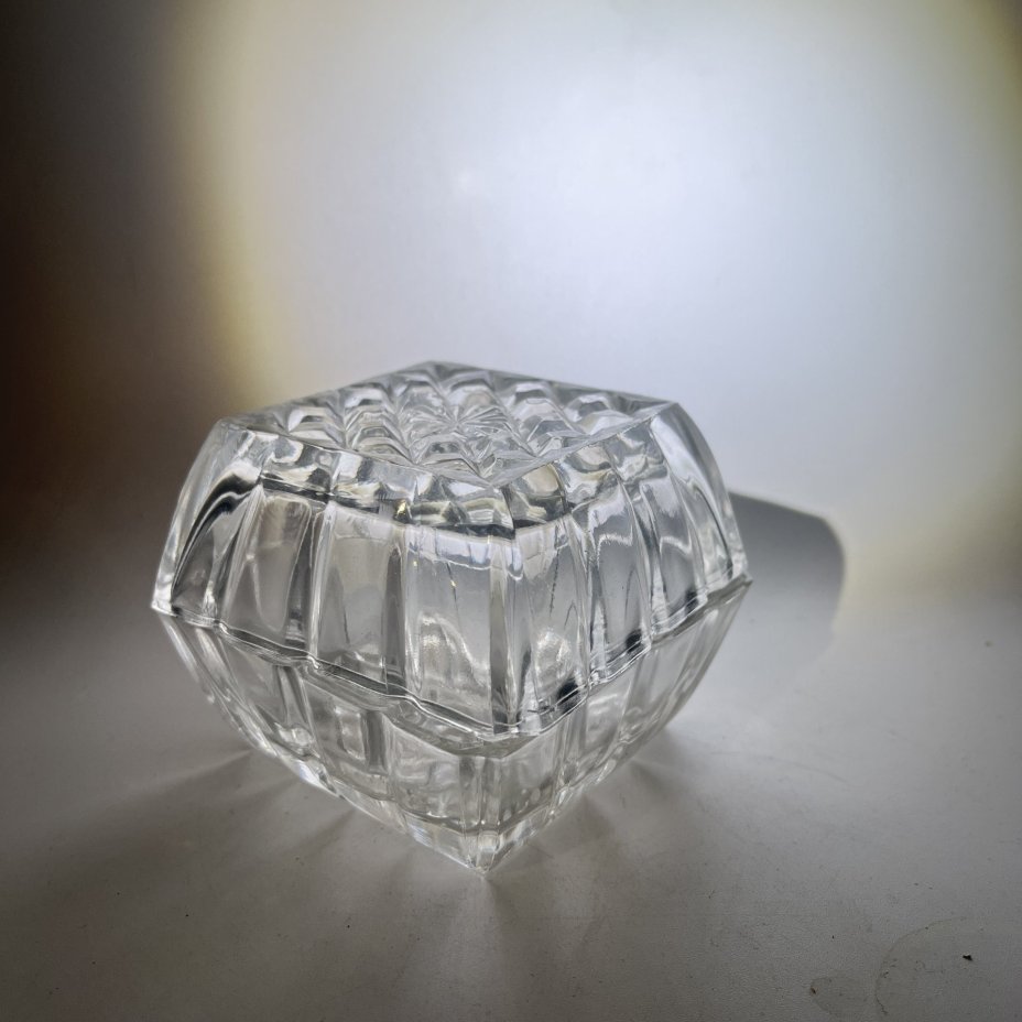 Шкатулка для хранения мелочей с геометрическим декором, хрусталь, пресс, СССР, 1970-1990 гг.