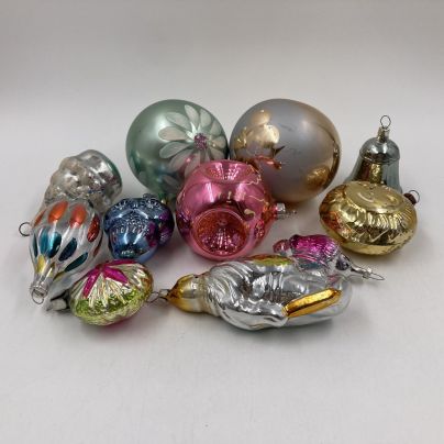 Набор из 11-ти ёлочных игрушек разных форм и размеров, стекло, роспись, металл, СССР, 1960-1990 гг.