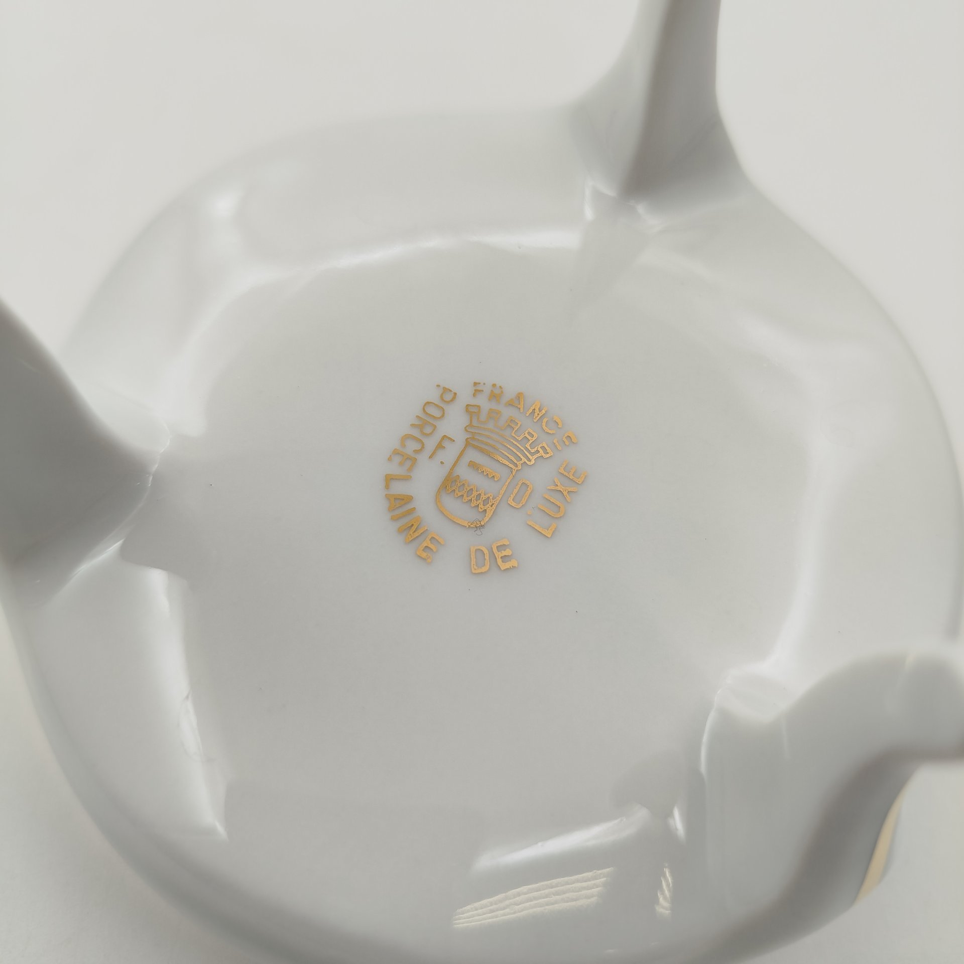 Шкатулка на ножках "Наполеон и Жозефина", Porcelaine De Luxe, фарфор, деколь, крытье, золочение, Франция, 1970-1990 гг.