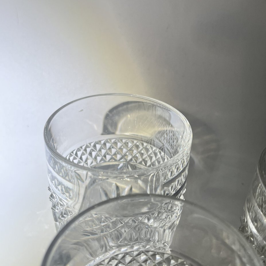 Набор из 3 больших стопок с резным геометрическим декором