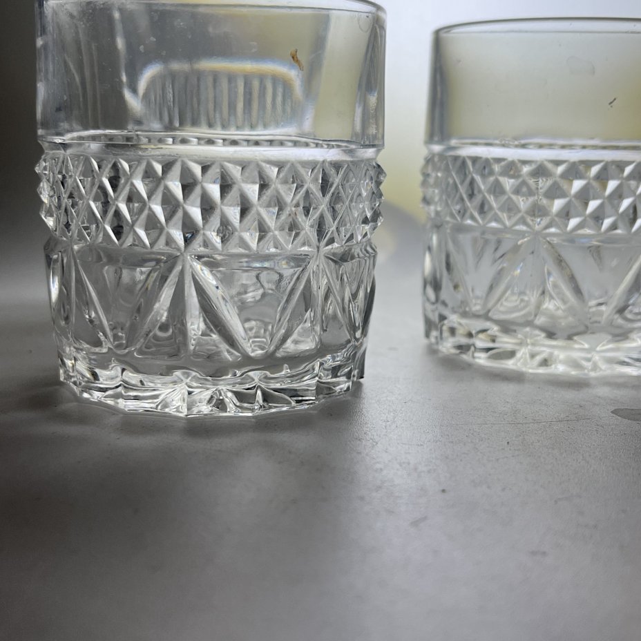 Набор из 3 больших стопок с резным геометрическим декором