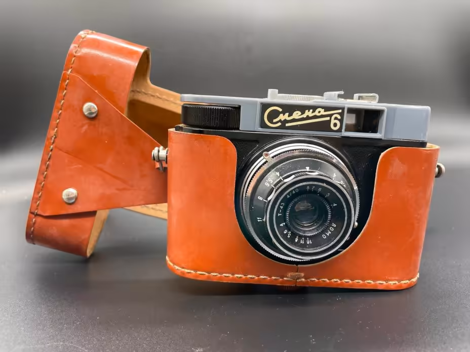 Фотоаппарат "Смена-6" в оригинальном кофре, Ленинградское оптико-механическое объединение (ЛОМО)