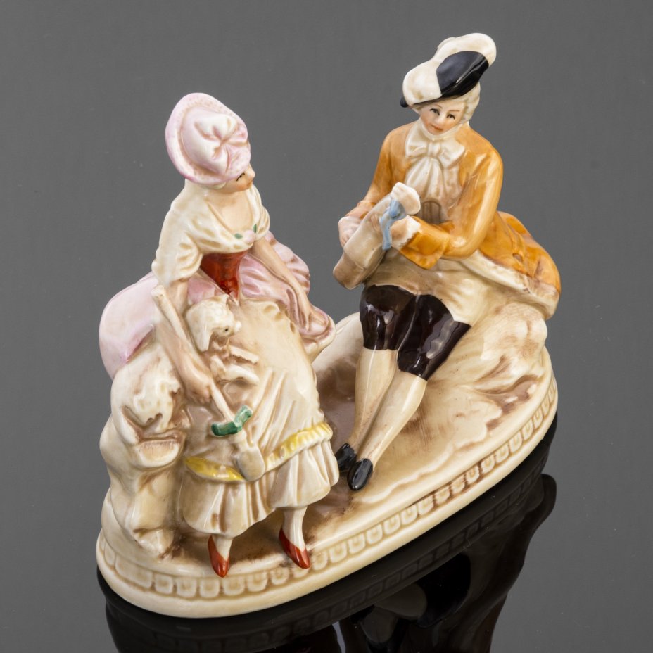Статуэтка "Музицирование"  (Дама с кавалером), фарфор, роспись, V.E.B. Porzellanfiguren Lippelsdorf (Липельсдорф), Германия, 1951-1974 гг., VEB Porzellanfiguren Lippelsdorf (Липпельсдорф)