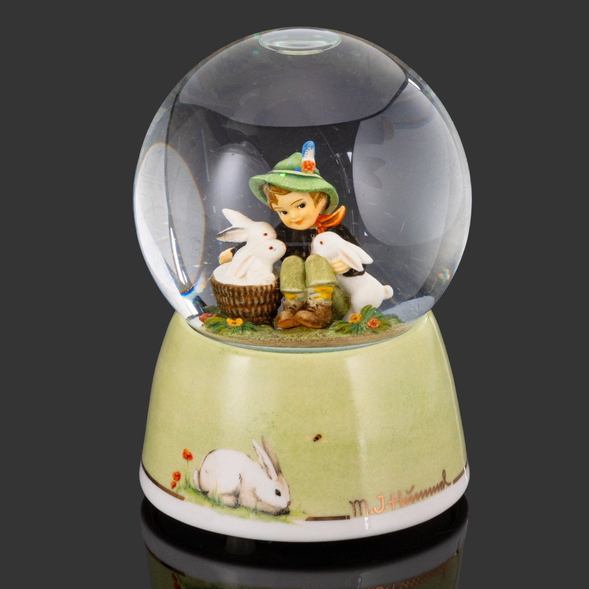 Шар музыкальный "Мальчик с кроликами", Goebel Hummel