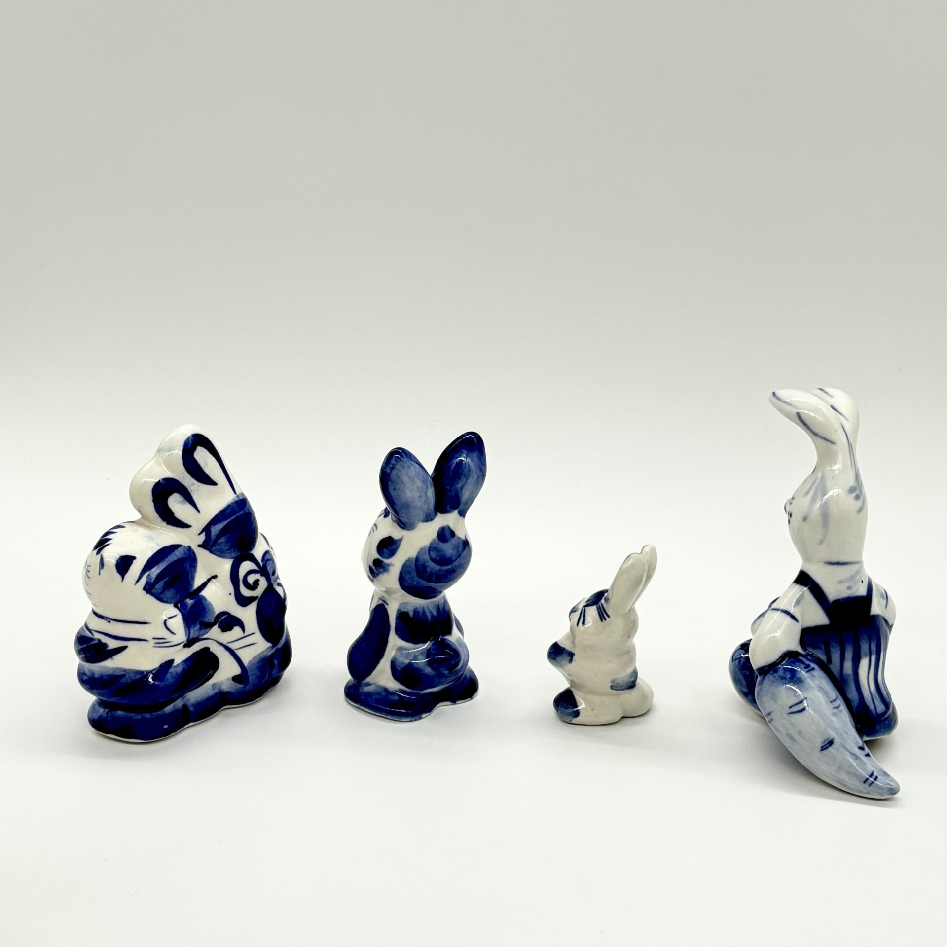 Набор из 4-х статуэток "Зайцы" (в подборе), Гжель