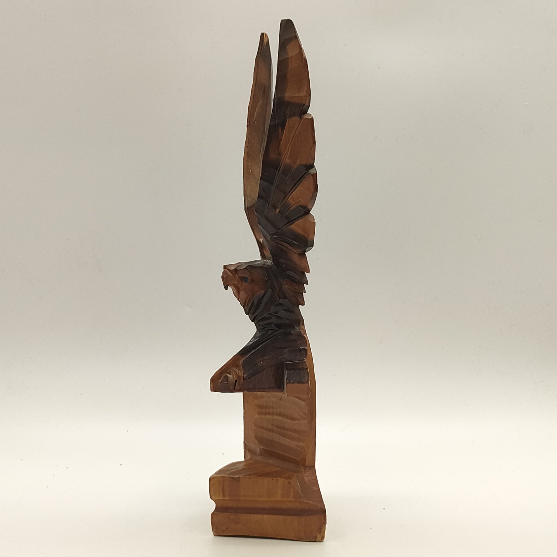 Статуэтка "Орёл", дерево, резьба, лак, СССР, 1970-1990 гг.