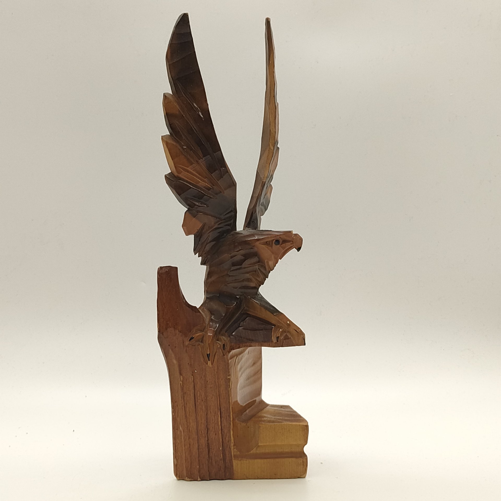 Статуэтка "Орёл", дерево, резьба, лак, СССР, 1970-1990 гг.