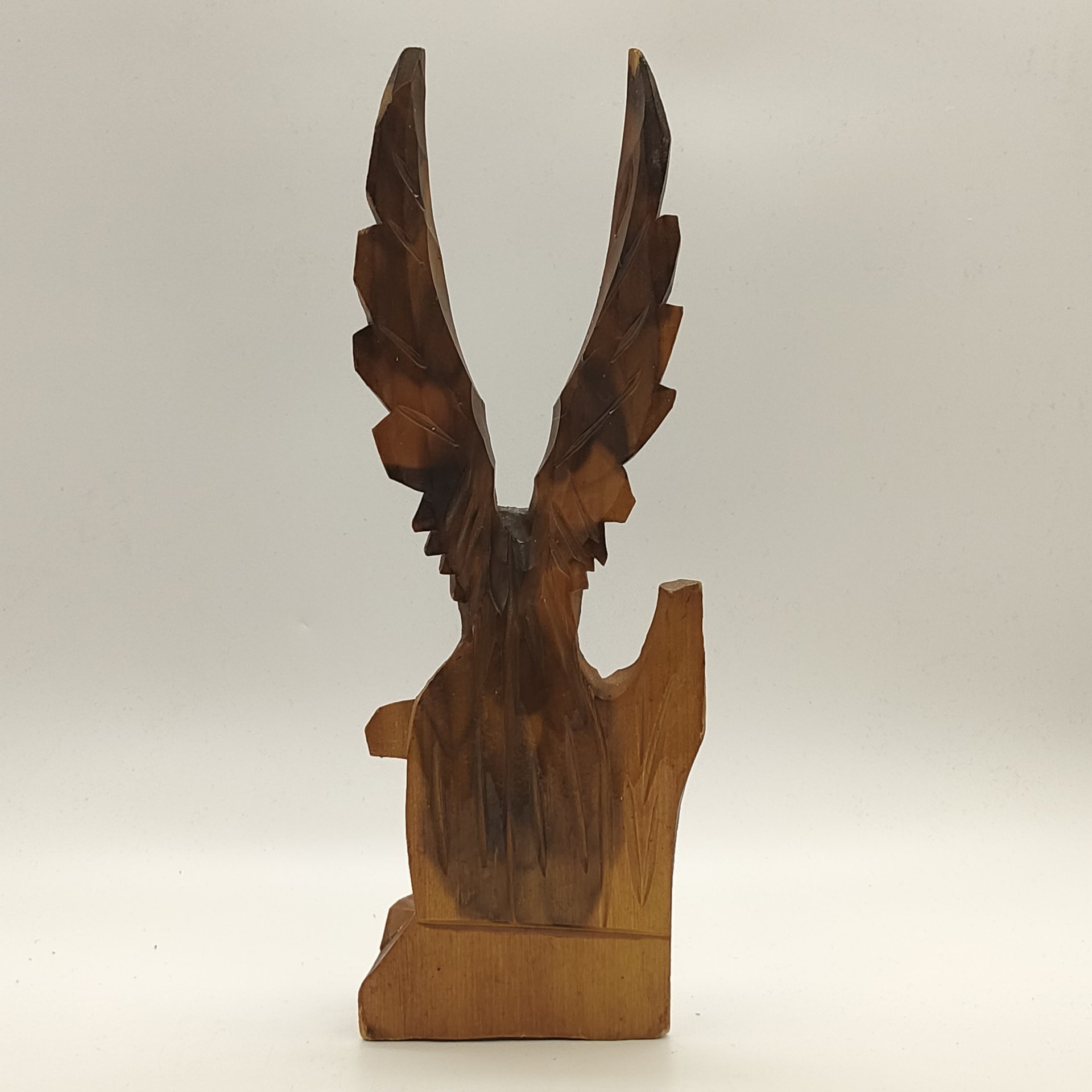 Статуэтка "Орёл", дерево, резьба, лак, СССР, 1970-1990 гг.