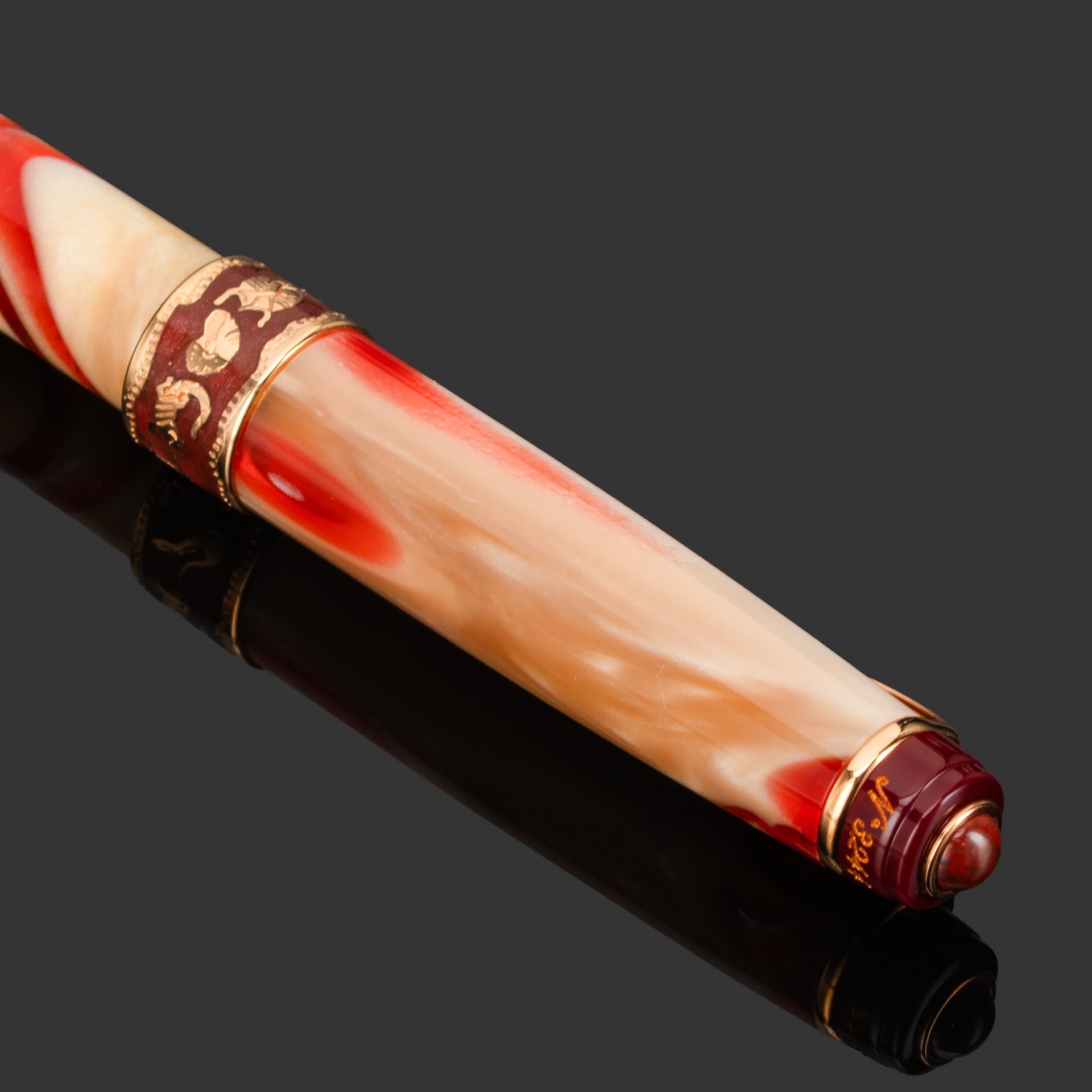 Шариковая ручка Aurora Oceania Rose GT в подарочной коробке