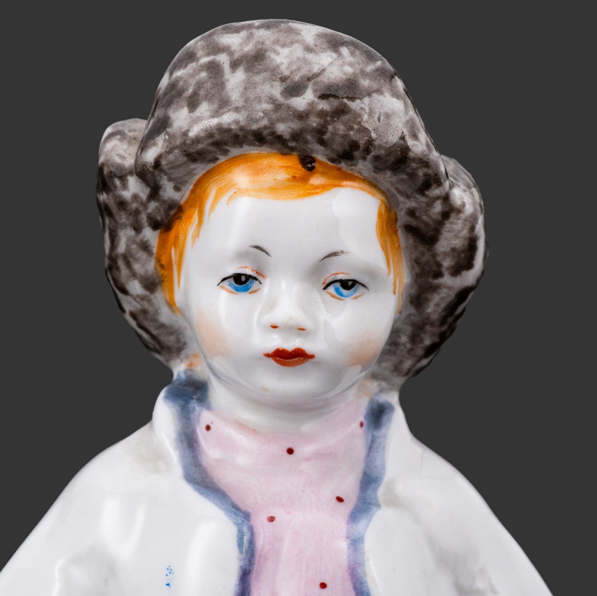 Статуэтка "Филипок", скульптор Пахомов А.Ф., художник Лупанова Е.Н., Ленинградский фарфоровый завод (ЛФЗ)