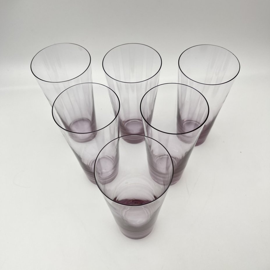 Набор из шести стаканов сиреневого оттенка
