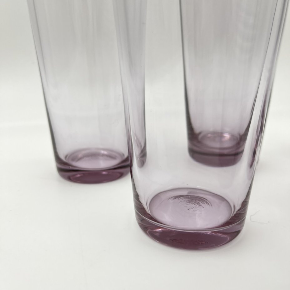 Набор из шести стаканов сиреневого оттенка