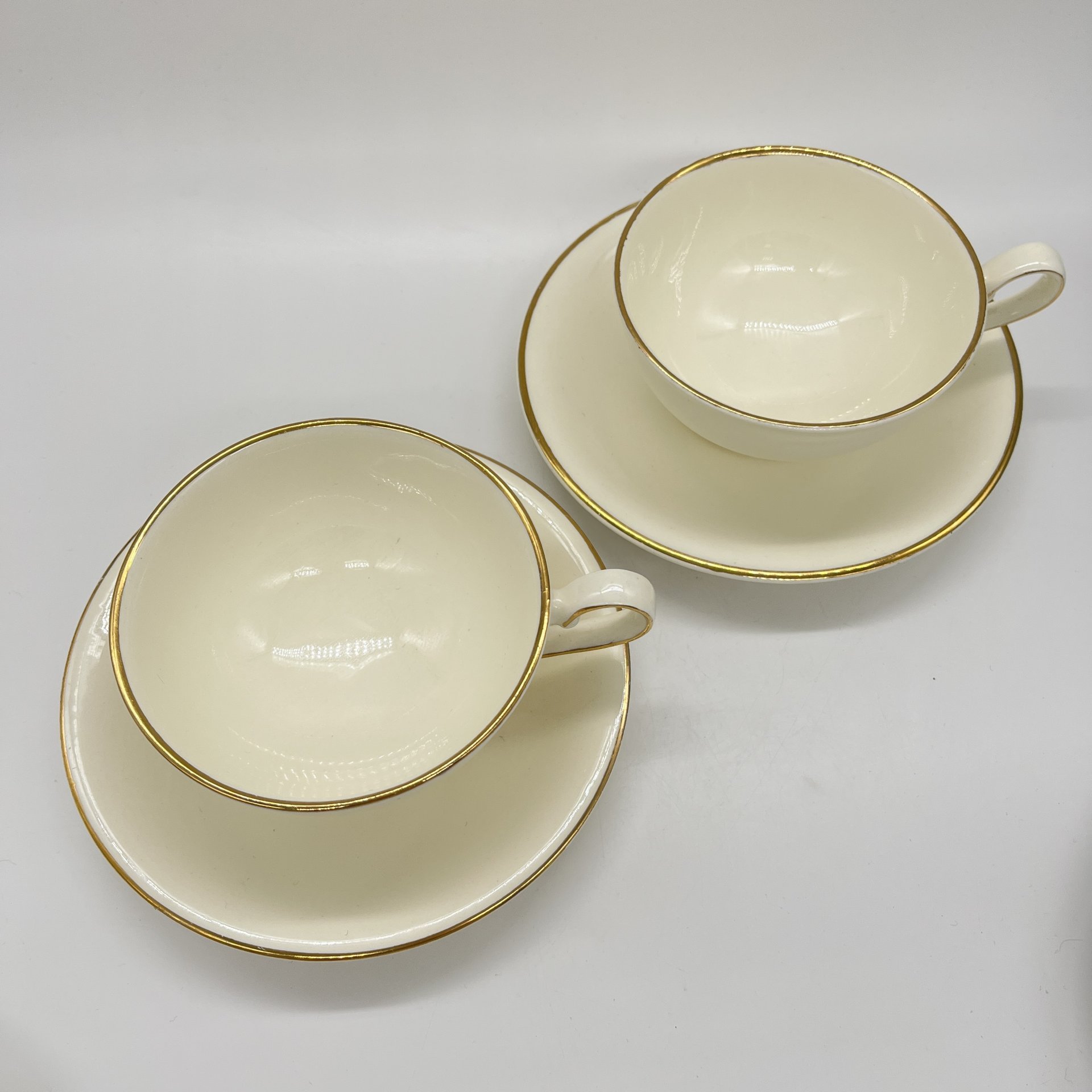 Две чайные пары с лаконичным декором Mosa Maastricht, фарфор, золочение, Нидерланды, 1950-1970 гг.