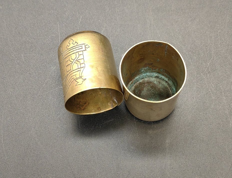 Пара стопок в русском стиле с монограммой "A.T", фабрика "Куперманъ" в Москве