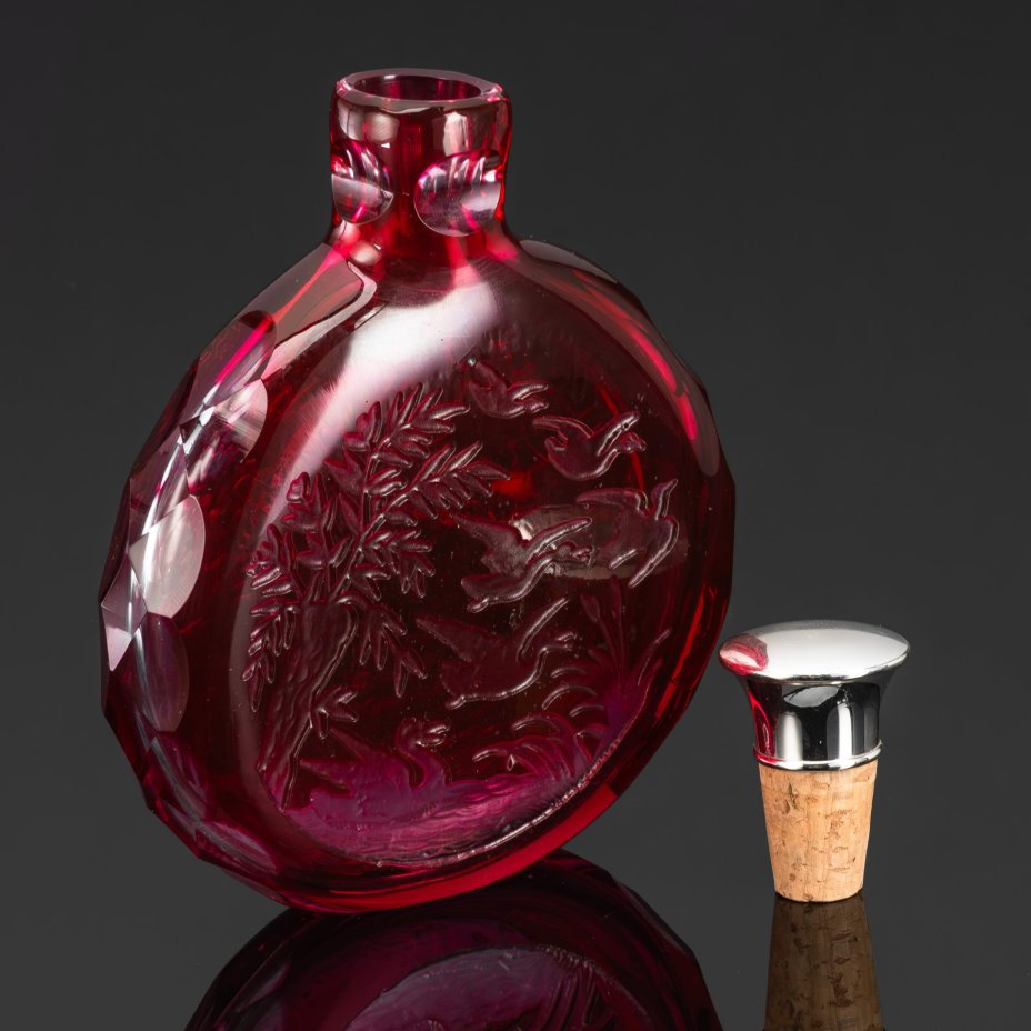 Фляга со сценами охоты, с маркировкой, хрусталь, нацвет, гранение, Saint Louis, Франция, 1950-1970 гг.