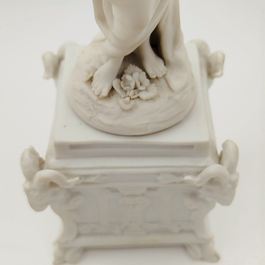 Статуэтка "Нимфа"