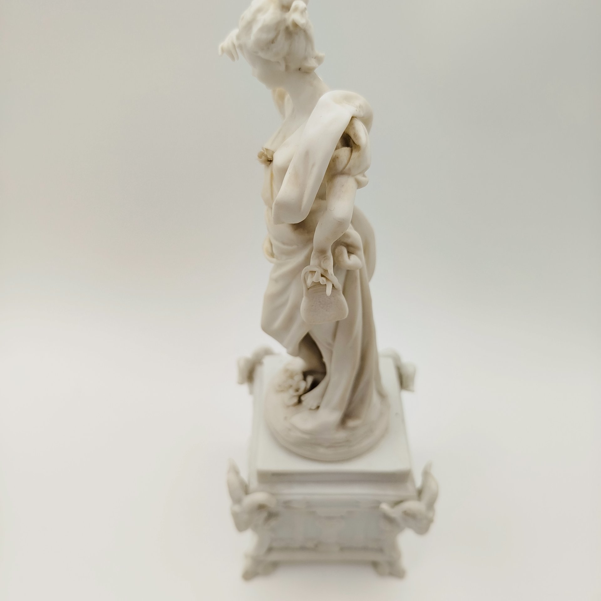 Статуэтка "Нимфа", бисквит, Западная Европа, 1960-1990 гг.