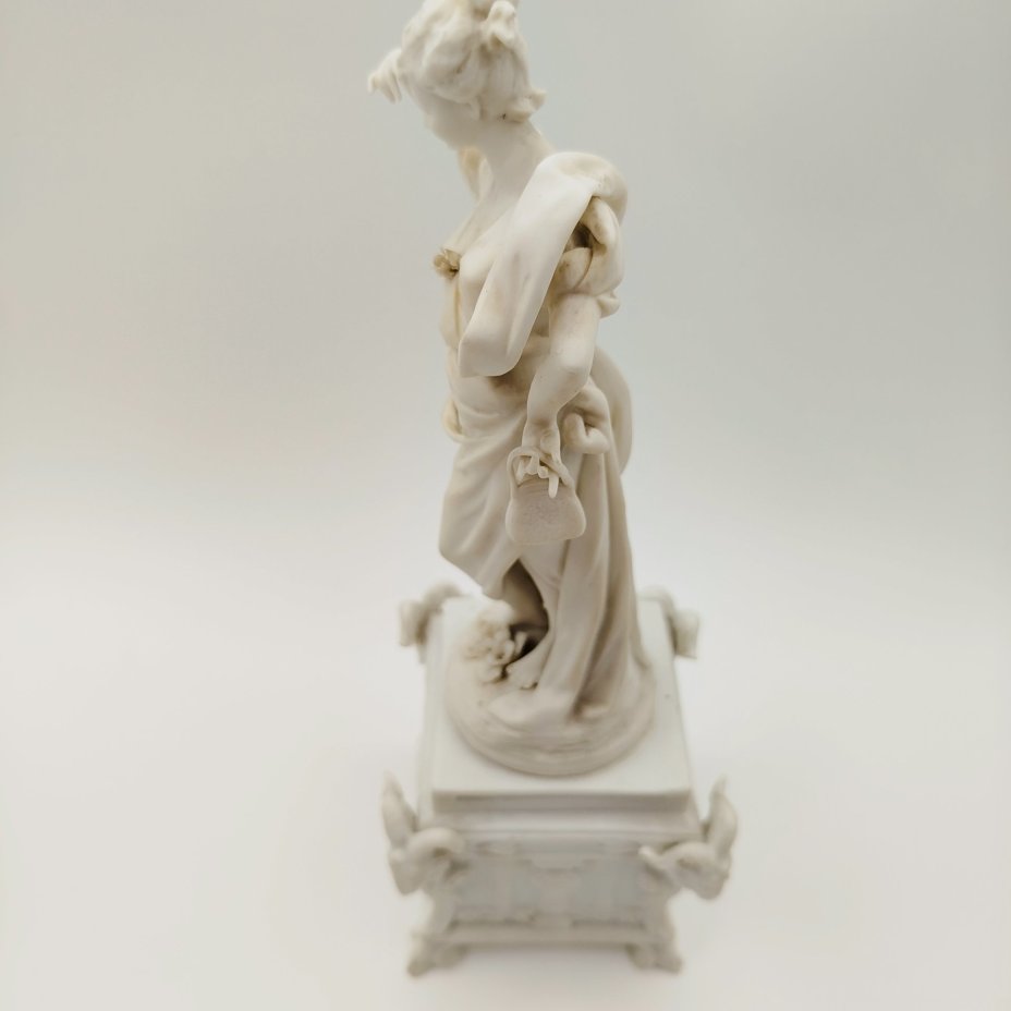 Статуэтка "Нимфа"