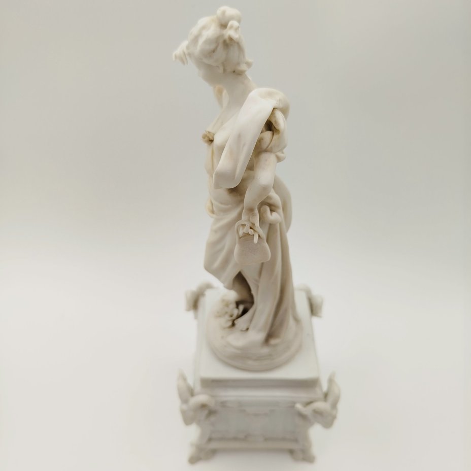 Статуэтка "Нимфа"