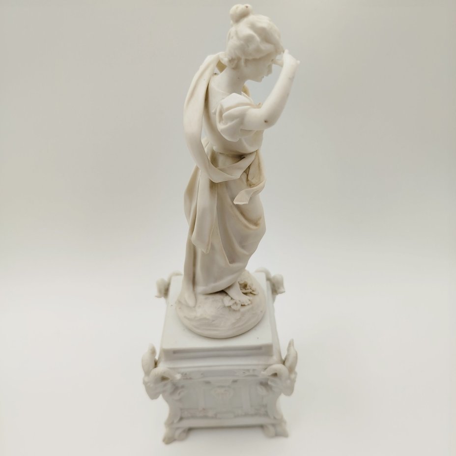 Статуэтка "Нимфа"