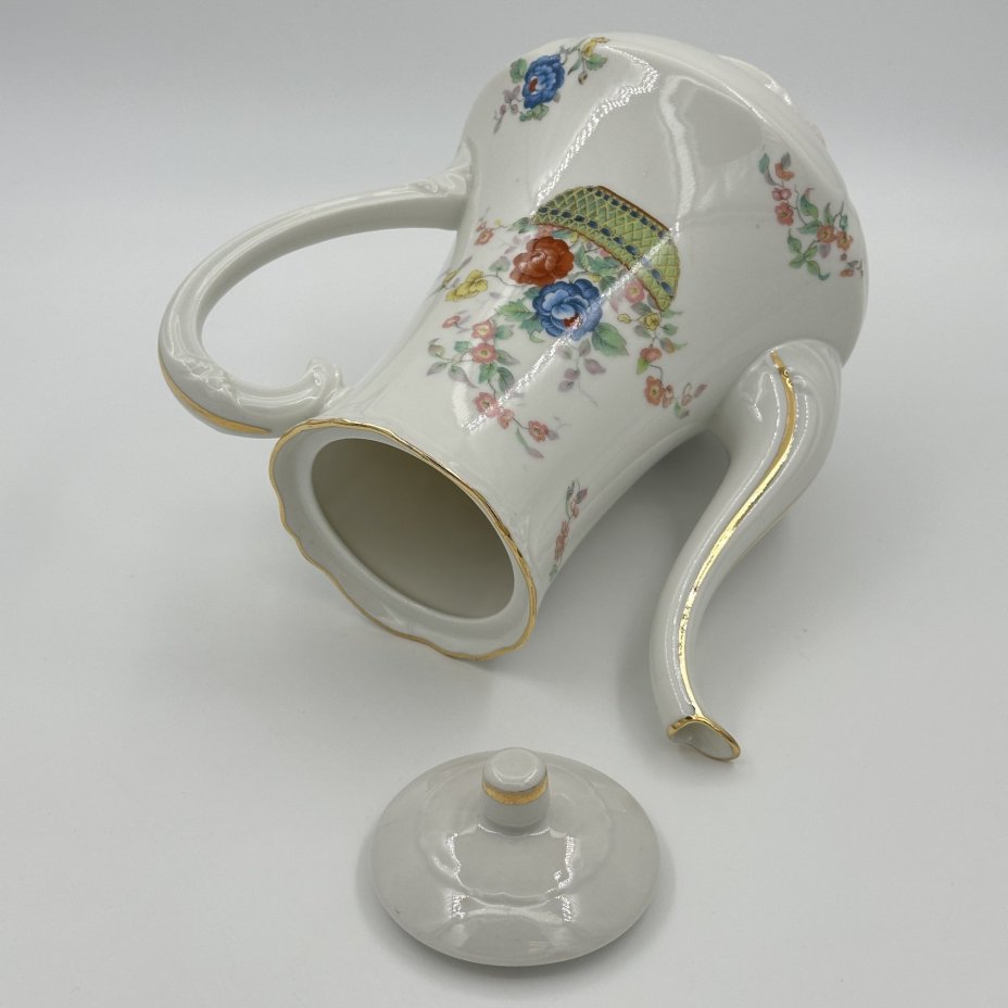 Чайник (кофейник), украшенный изображением корзины цветов, крышка в подборе, Balleroy Freres