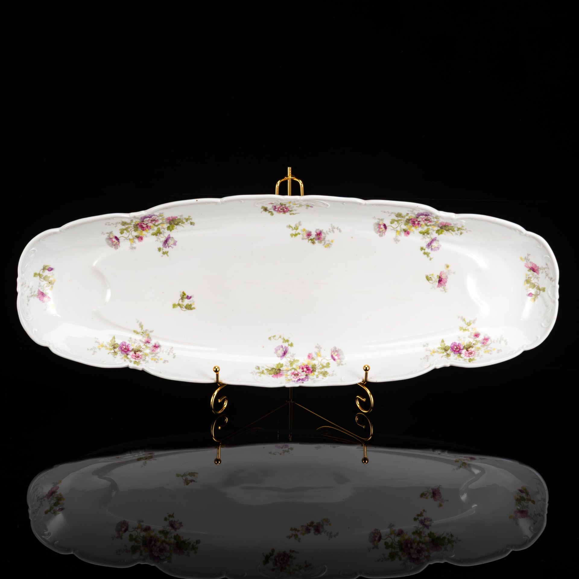 Сервиз обеденный с цветочным декором и рокайлями на 6 персон (32 предмет), фарфор, деколь с подрисовкой, Фабрика князя Друцкого-Любецкого в Цмелеве, Российская империя, 1887-1917 гг.