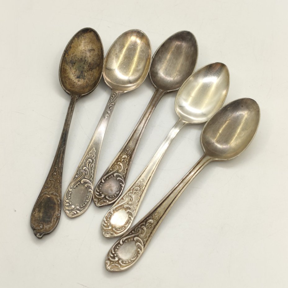 Набор из 5-ти чайных ложек, украшенных растительным декором, мНЦ (медь-никель-цинк), Киевский завод столовых приборов и посуды им. Дзержинского (ЗiД, ЗиД), СССР, 1960-1990 гг.