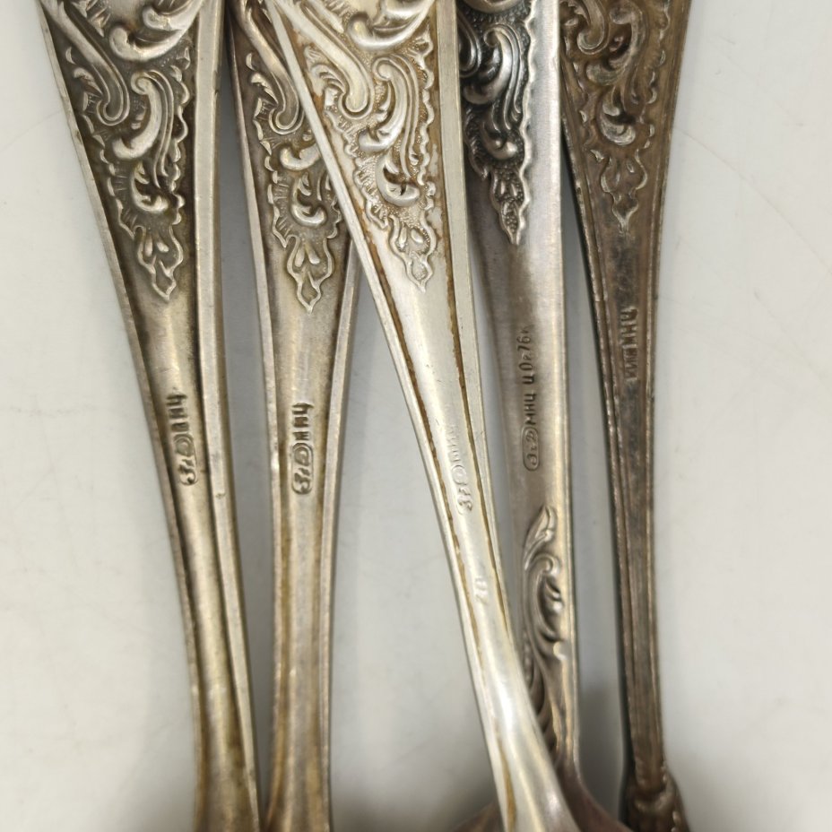 Набор из 5-ти чайных ложек, украшенных растительным декором, мНЦ (медь-никель-цинк), Киевский завод столовых приборов и посуды им. Дзержинского (ЗiД, ЗиД), СССР, 1960-1990 гг.