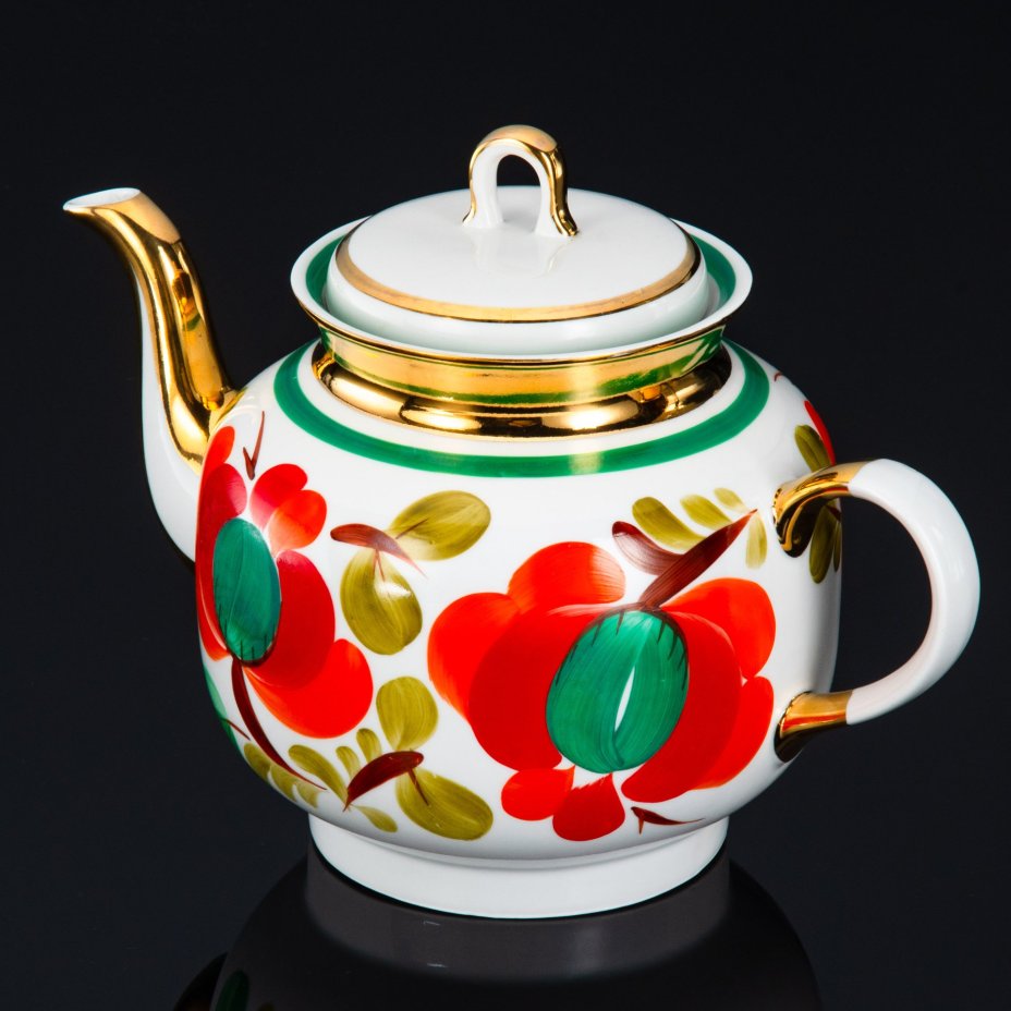 Чайник доливной, украшенный цветочным декором, фарфор, роспись, золочение, Краснодарский фарфорово-фаянсовый завод «Чайка», СССР, 1960-1992 гг., Краснодарский фарфорово-фаянсовый завод «Чайка»