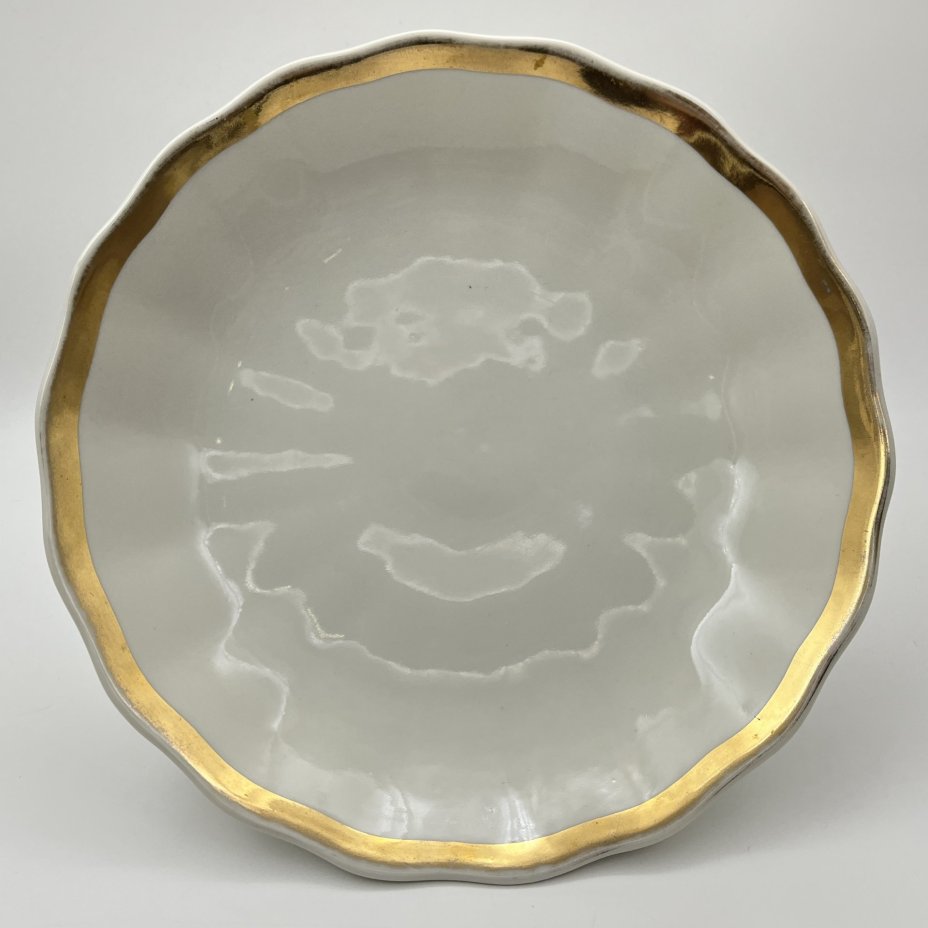 Фруктовница с рельефным декором, фарфор, золочение, Koenigszelt, Польша, 1945-1954 гг.