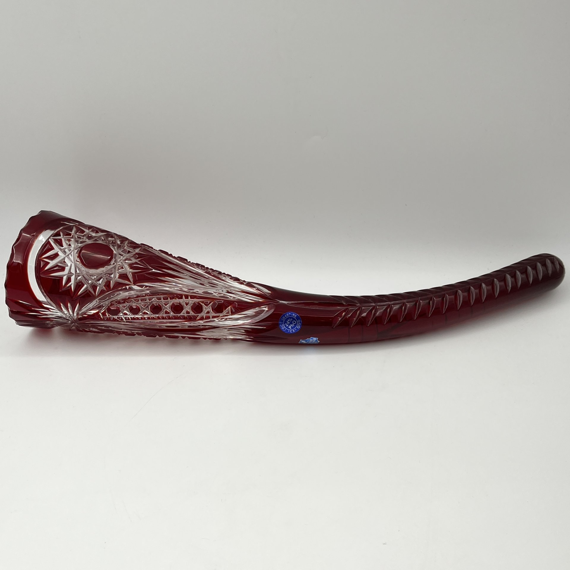 Кубок для вина ("Рог изобилия"), украшенный рельефным резным декором