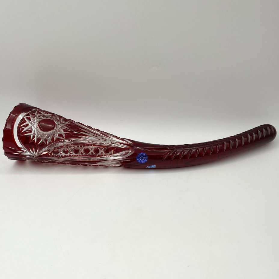 Кубок для вина ("Рог изобилия"), украшенный рельефным резным декором