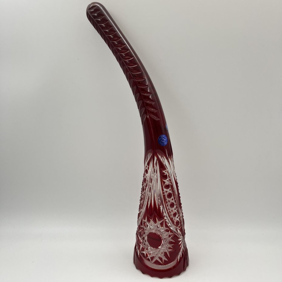 Кубок для вина ("Рог изобилия"), украшенный рельефным резным декором