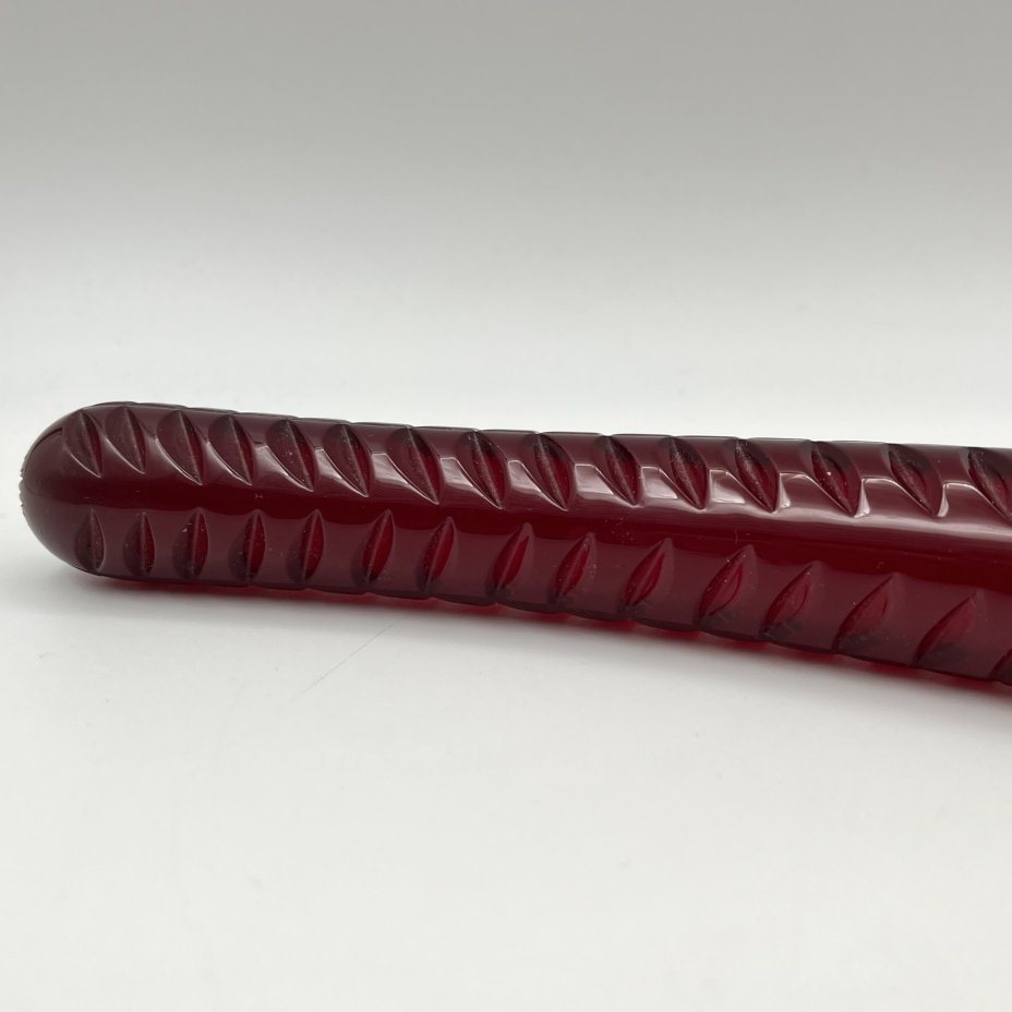 Кубок для вина ("Рог изобилия"), украшенный рельефным резным декором