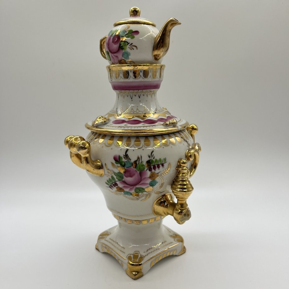 Самовар декоративный с заварочным чайничком с олимпийской символикой (в подборе), фарфор, роспись, золочение, Объединение «Гжель», СССР, 1979-1980 гг.