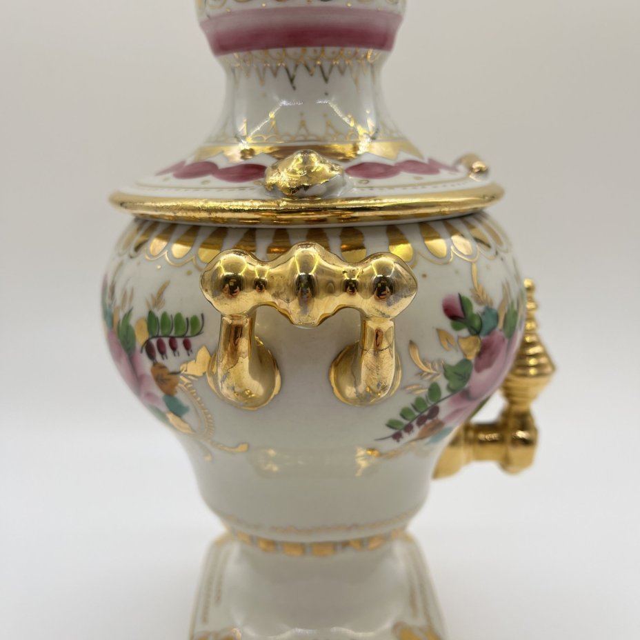 Самовар декоративный с заварочным чайничком с олимпийской символикой (в подборе), фарфор, роспись, золочение, Объединение «Гжель», СССР, 1979-1980 гг.